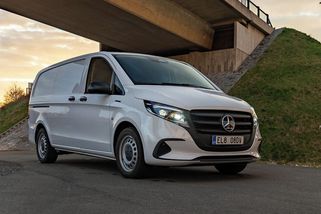 Mercedes eVito je náplast na drahou naftu. Umí jezdit levně, nabízí širokou variabilitu, ale zná svou cenu - Garáž.cz
